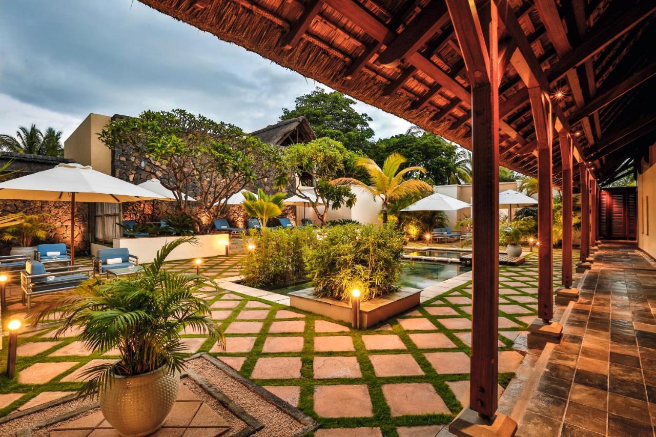 Constance Belle Mare Plage Exterior foto The resort's main lobby