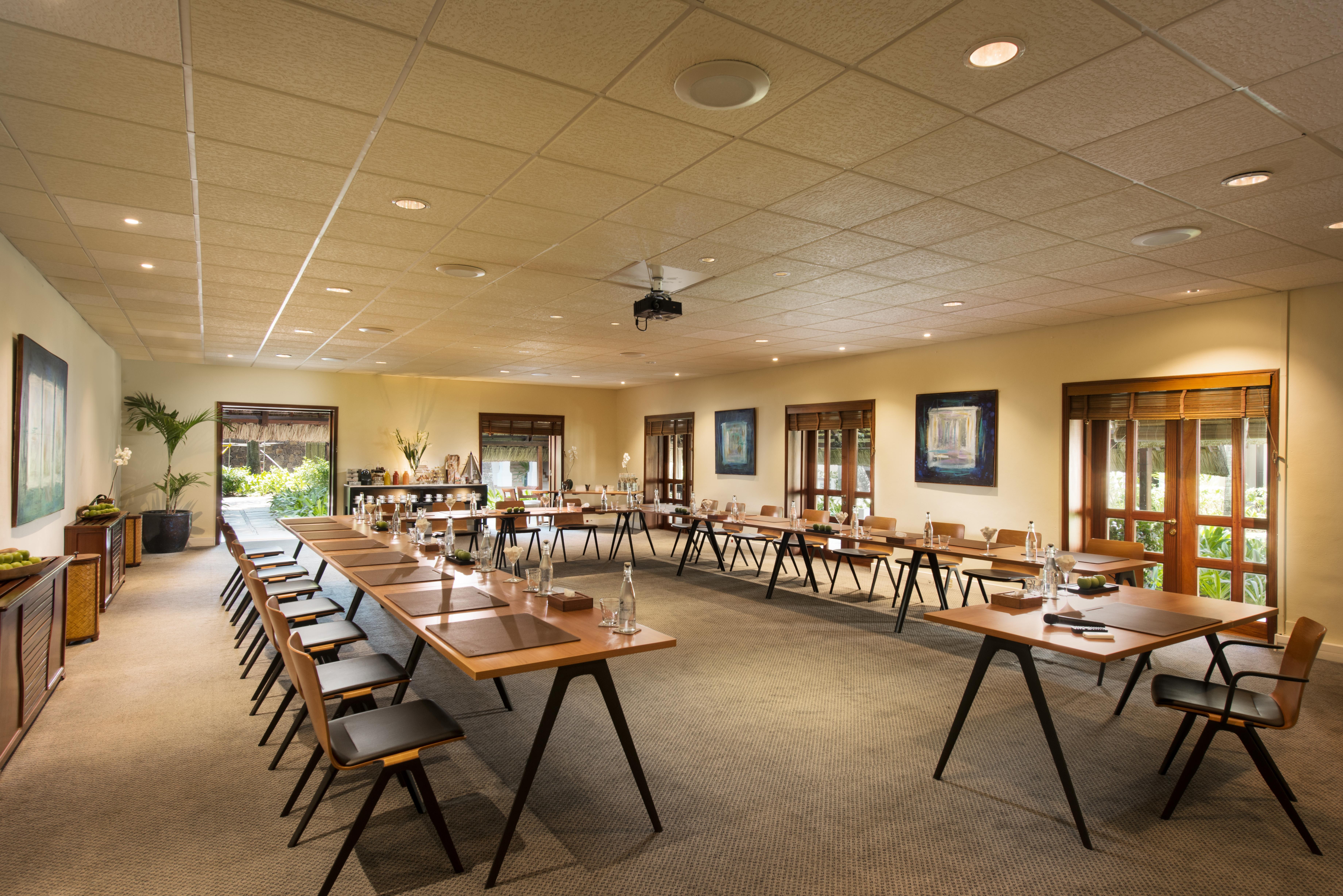 Constance Belle Mare Plage Exterior foto The interior of the tasting room at the winery