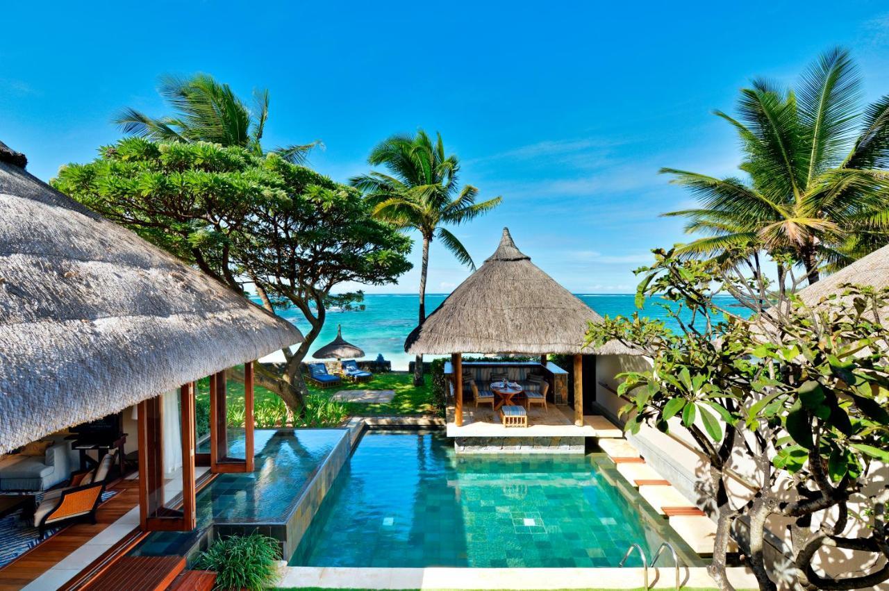 Constance Belle Mare Plage Exterior foto The resort's beachfront villas
