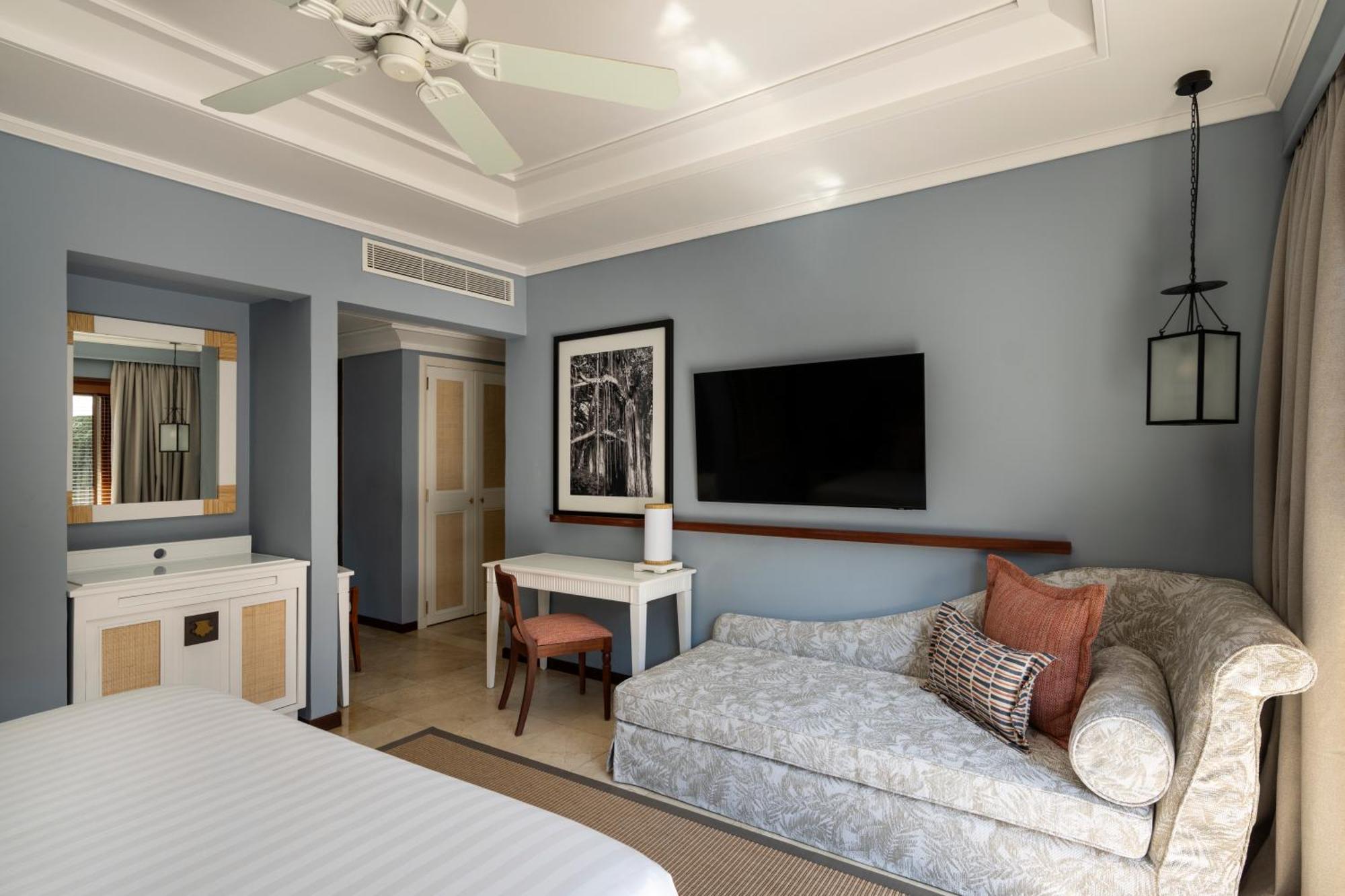 Constance Belle Mare Plage Exterior foto A room at the hotel